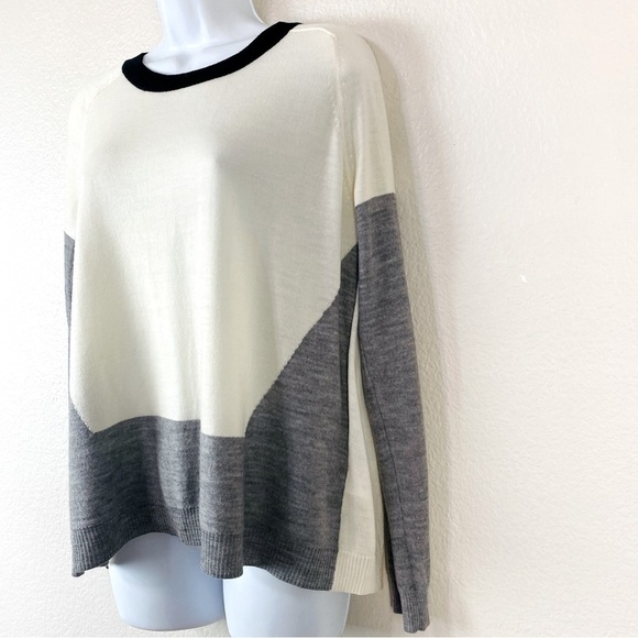 Aiko Catalina Color Block Split Back Sweater Size S - Picture 7 of 9